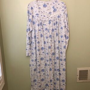 Eileen West Blue Floral Nightgown